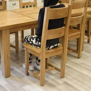 Jedálenská stolička z dubového masívu