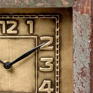 Hranaté hodiny v štýle upcycle detail